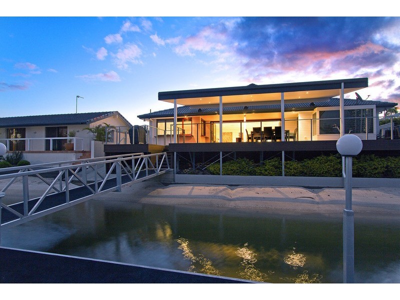 9 Buccaneer Court, Paradise Waters QLD 4217