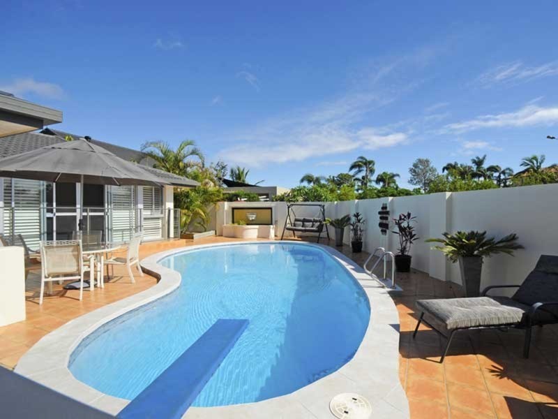 4 Forster Avenue, Sorrento QLD 4217