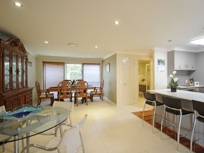 4 Forster Avenue, Sorrento QLD 4217