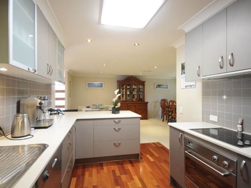 4 Forster Avenue, Sorrento QLD 4217