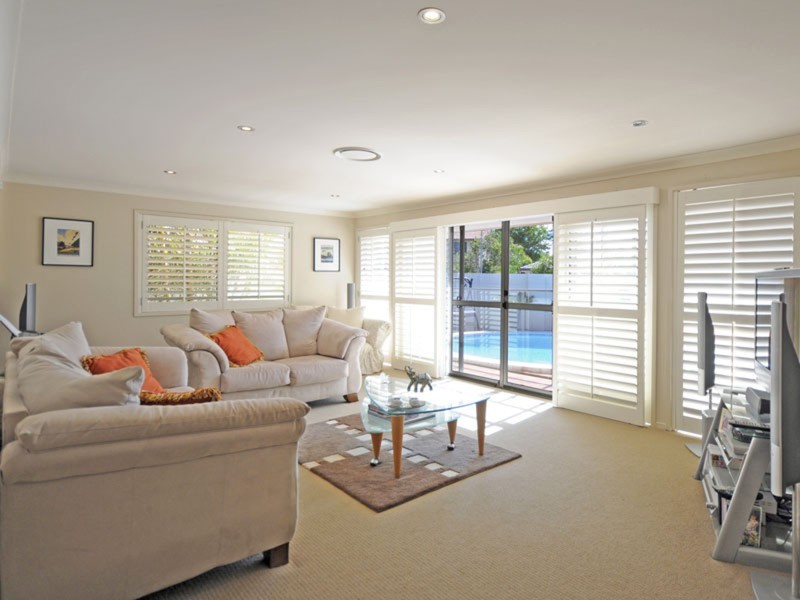 4 Forster Avenue, Sorrento QLD 4217