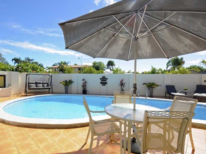 4 Forster Avenue, Sorrento QLD 4217