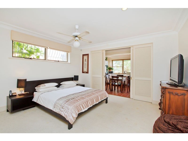113 Commodore Drive, Paradise Waters QLD 4217