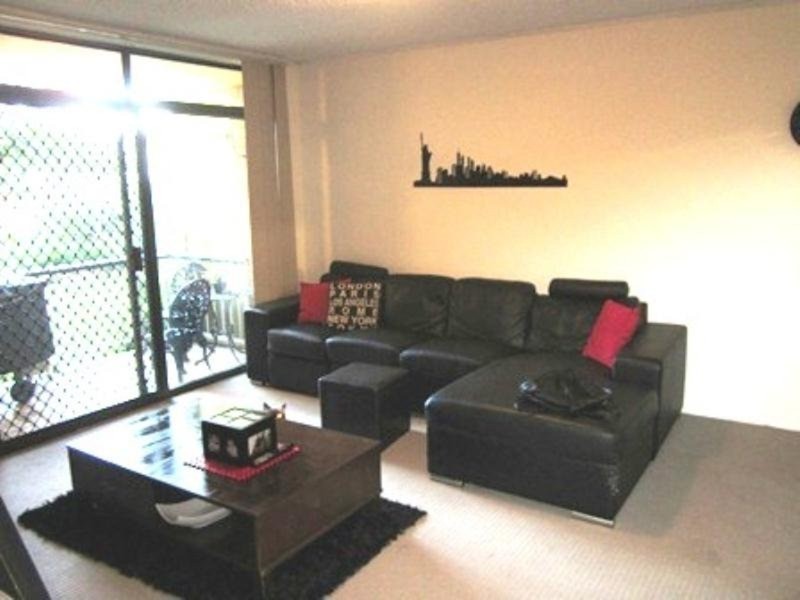 29 Oak Avenue, Surfers Paradise QLD 4217