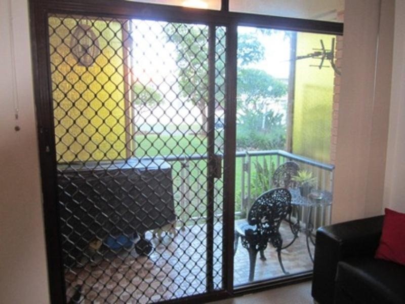 29 Oak Avenue, Surfers Paradise QLD 4217