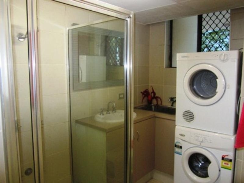 29 Oak Avenue, Surfers Paradise QLD 4217