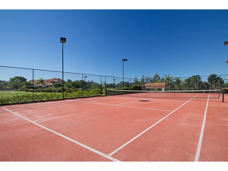 27 Meadowlake  Drive, Carrara QLD 4211