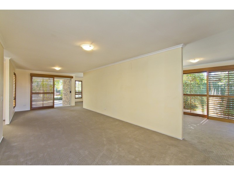 17 Quigan Terrace, Highland Park QLD 4211
