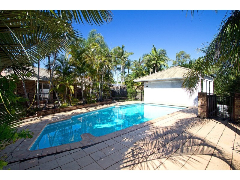 17 Quigan Terrace, Highland Park QLD 4211