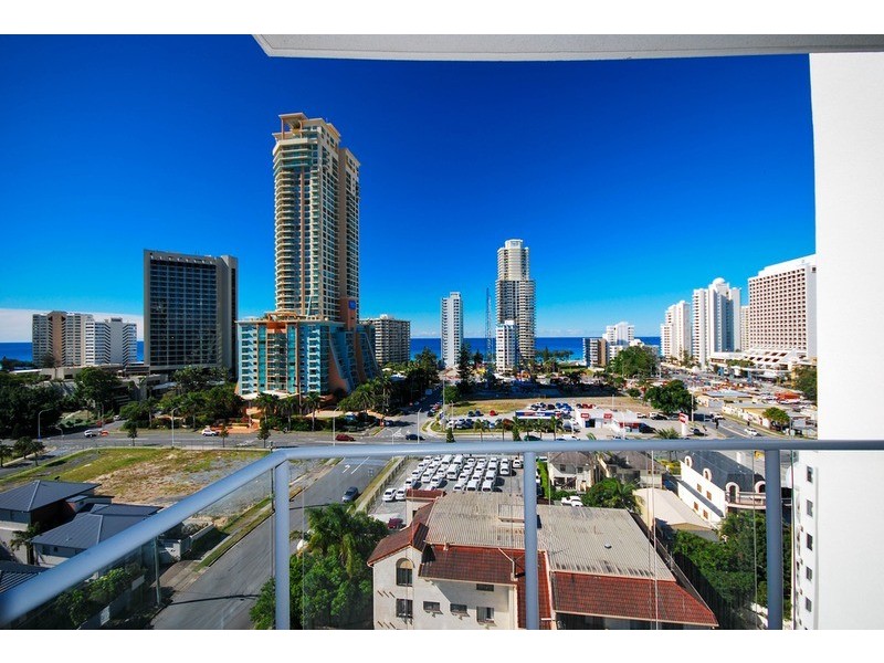 21 Cypress TRILOGY Avenue, Surfers Paradise QLD 4217