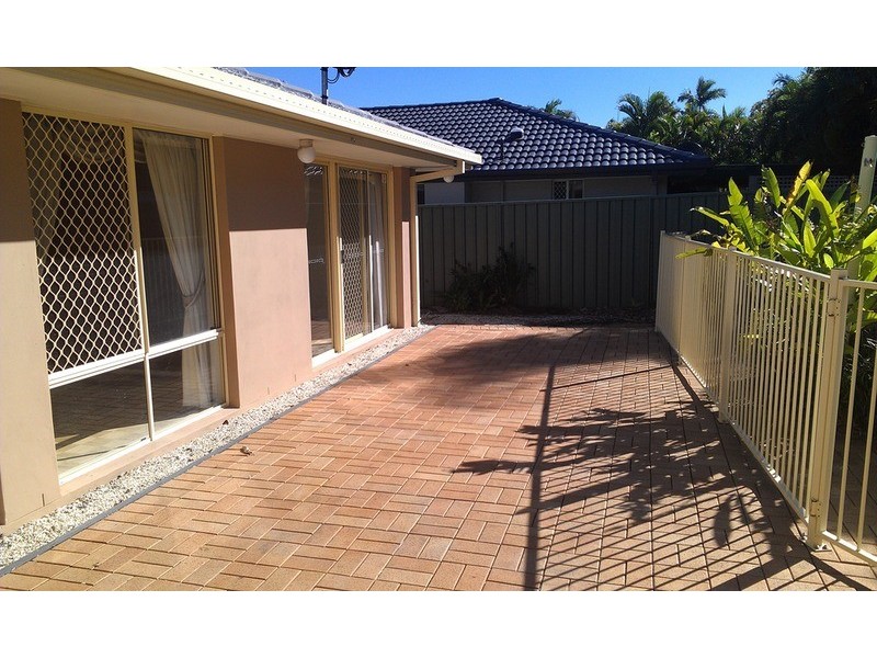 23 Forster  Avenue, Sorrento QLD 4217