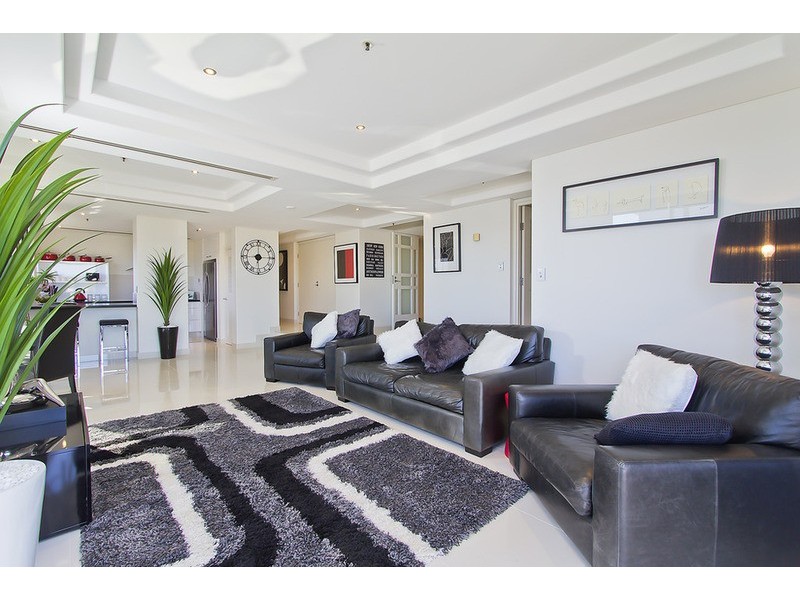 4/’Solitaire’ 20 Riverview Parade, Surfers Paradise QLD 4217