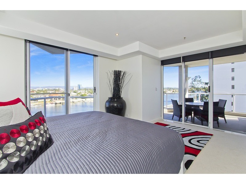 4/’Solitaire’ 20 Riverview Parade, Surfers Paradise QLD 4217