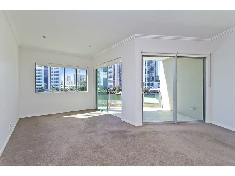 24 Tarcoola Crescent, Chevron Island QLD 4217