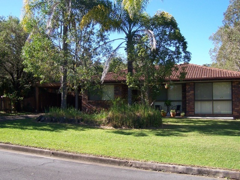 9 Canterbury Chase, Ashmore QLD 4214