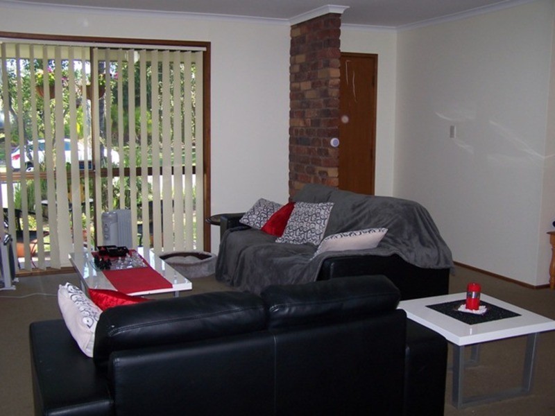 9 Canterbury Chase, Ashmore QLD 4214