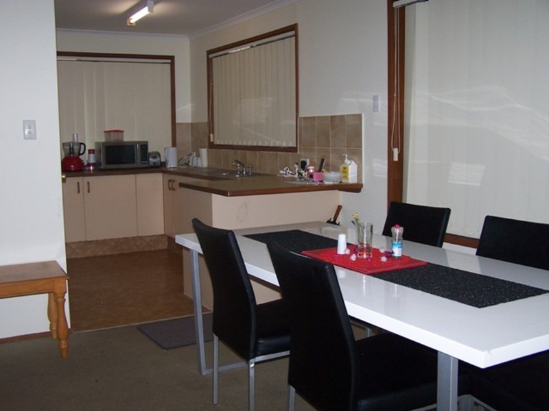 9 Canterbury Chase, Ashmore QLD 4214