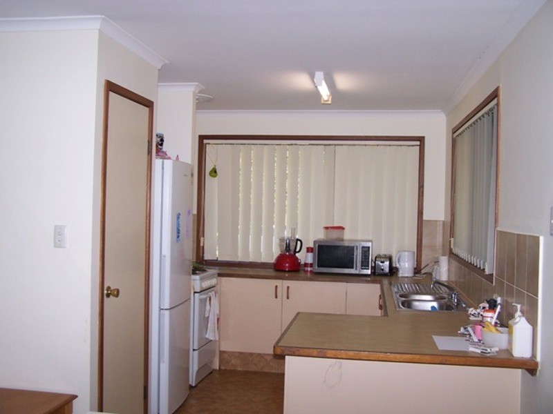 9 Canterbury Chase, Ashmore QLD 4214