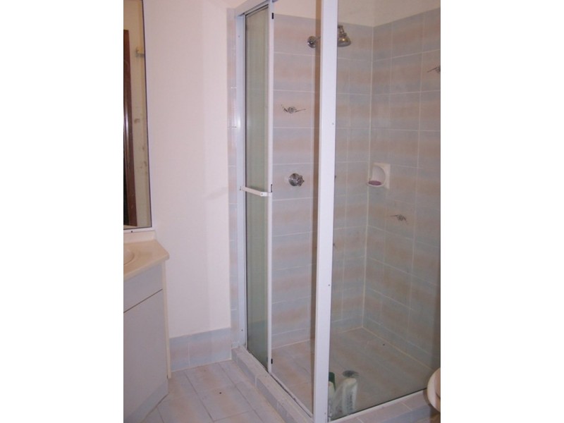 9 Canterbury Chase, Ashmore QLD 4214