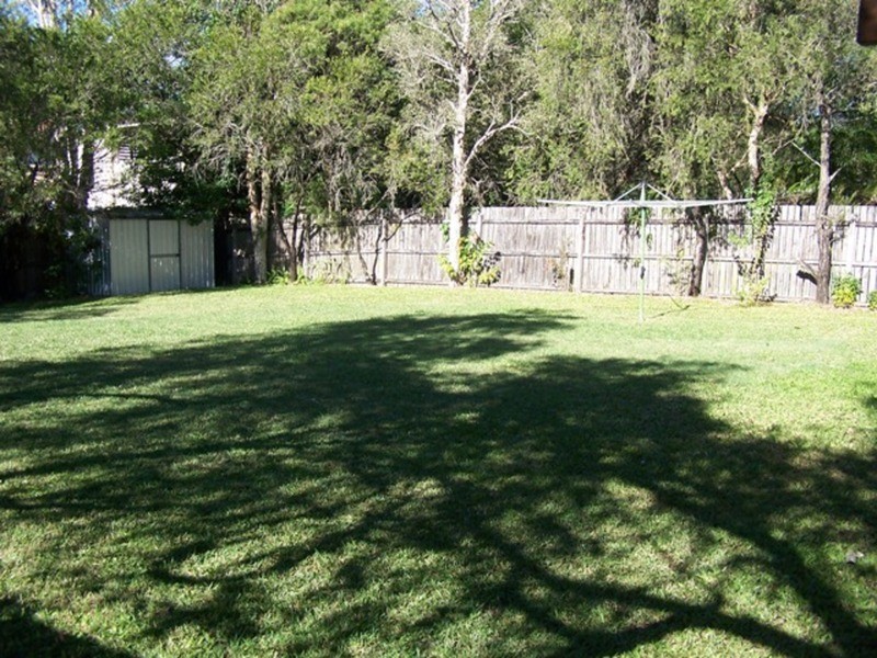 9 Canterbury Chase, Ashmore QLD 4214