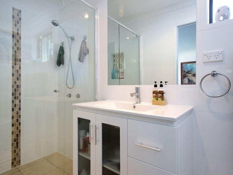 8 Tangerine Row, Ashmore QLD 4214