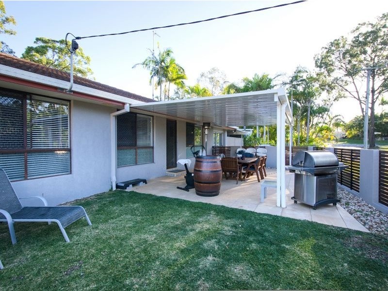 8 Tangerine Row, Ashmore QLD 4214