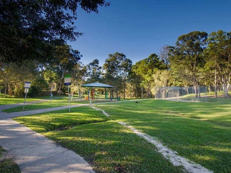 8 Tangerine Row, Ashmore QLD 4214