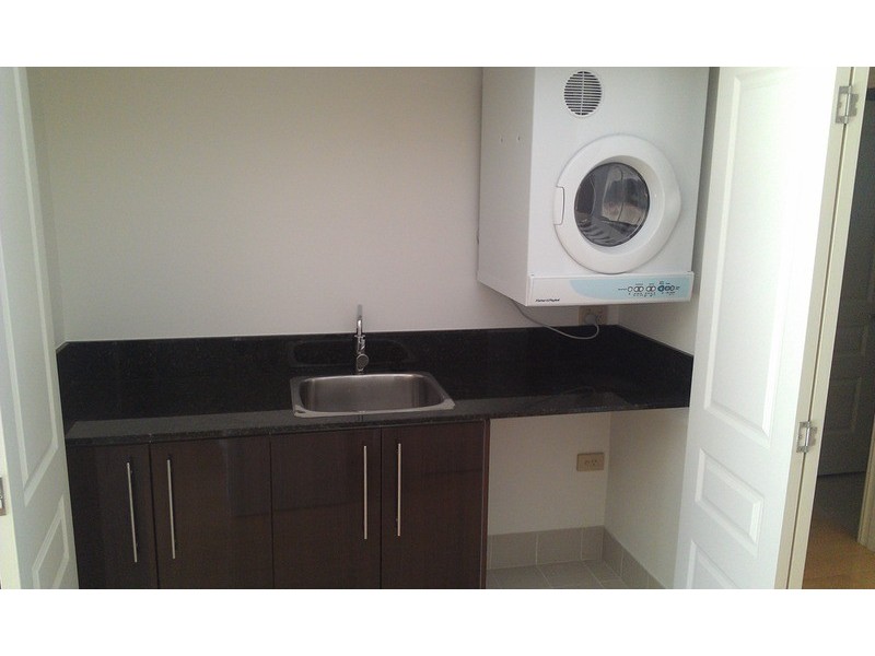 30 Garfield Terrace, Surfers Paradise QLD 4217