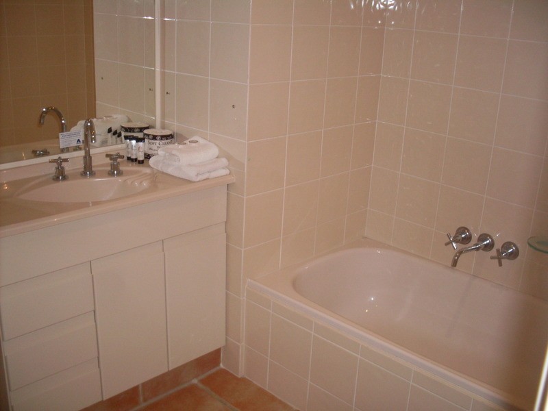 4-12 Old Burleigh  Road, Surfers Paradise QLD 4217