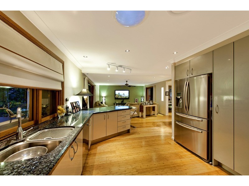 16 Balmoral Avenue, Sorrento QLD 4217