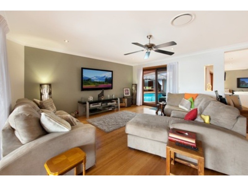 16 Balmoral Avenue, Sorrento QLD 4217