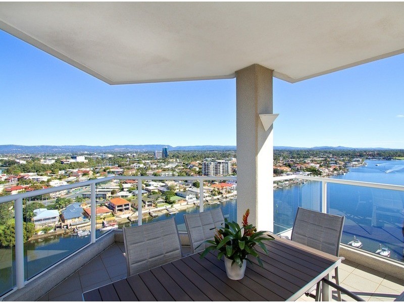 15/ ‘Solitaire’ 20 riverview Parade, Surfers Paradise QLD 4217