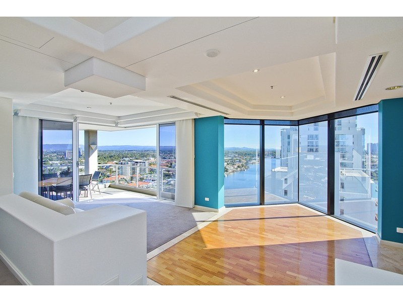 15/ ‘Solitaire’ 20 riverview Parade, Surfers Paradise QLD 4217