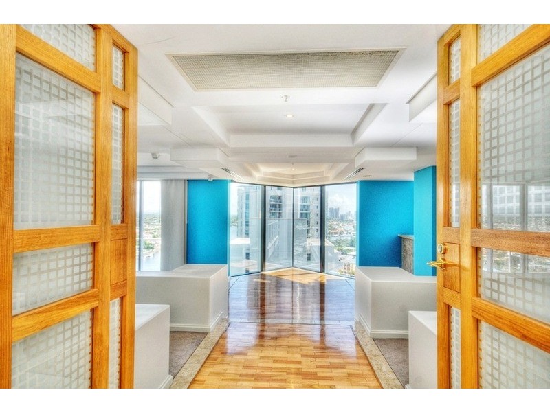 15/ ‘Solitaire’ 20 riverview Parade, Surfers Paradise QLD 4217