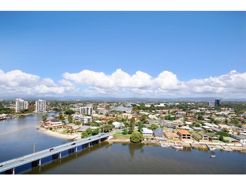 15/ ‘Solitaire’ 20 riverview Parade, Surfers Paradise QLD 4217