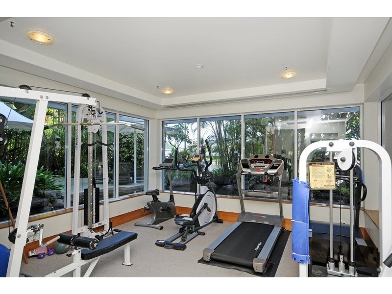 15/ ‘Solitaire’ 20 riverview Parade, Surfers Paradise QLD 4217