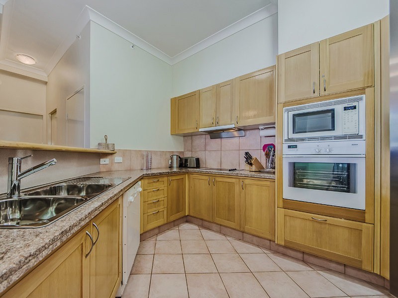 ‘Oceana on Broadbeach’/100 Old Burleigh Road, Broadbeach QLD 4218