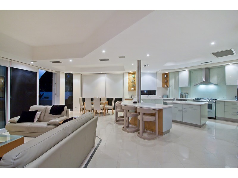 24 Paradise Place, Surfers Paradise QLD 4217