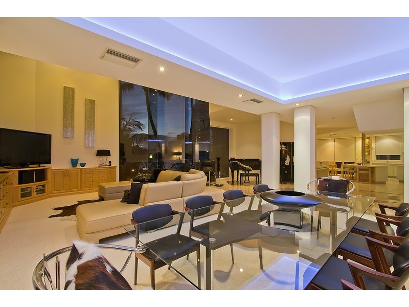 24 Paradise Place, Surfers Paradise QLD 4217