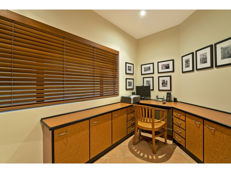 2/26 Paradise Island, Surfers Paradise QLD 4217