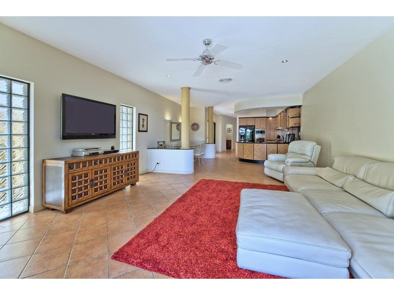 2/26 Paradise Island, Surfers Paradise QLD 4217