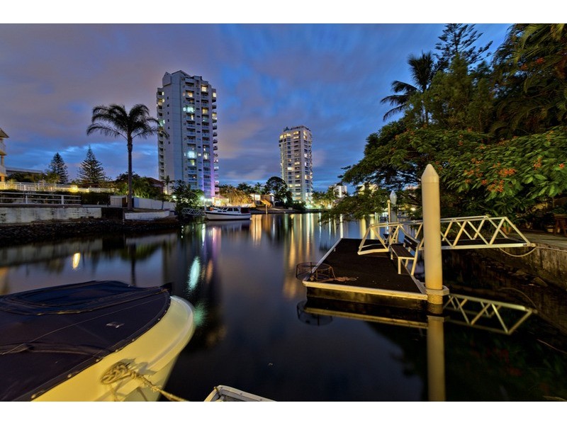 2/26 Paradise Island, Surfers Paradise QLD 4217