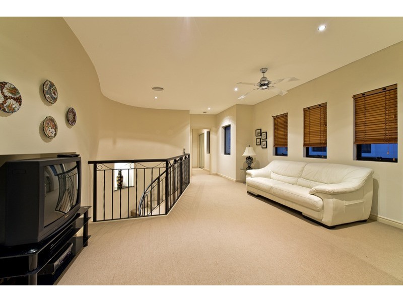 2/26 Paradise Island, Surfers Paradise QLD 4217