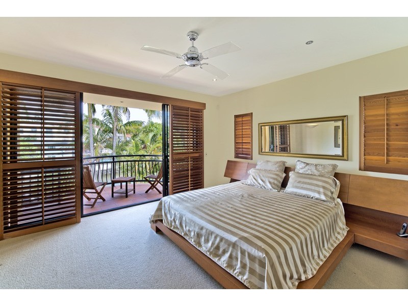 2/26 Paradise Island, Surfers Paradise QLD 4217