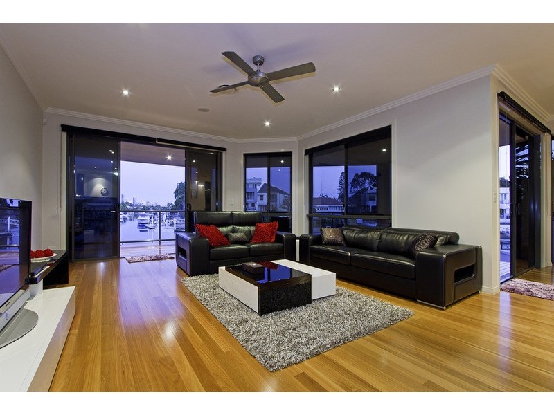 1/15 Pisa Court, Surfers Paradise QLD 4217