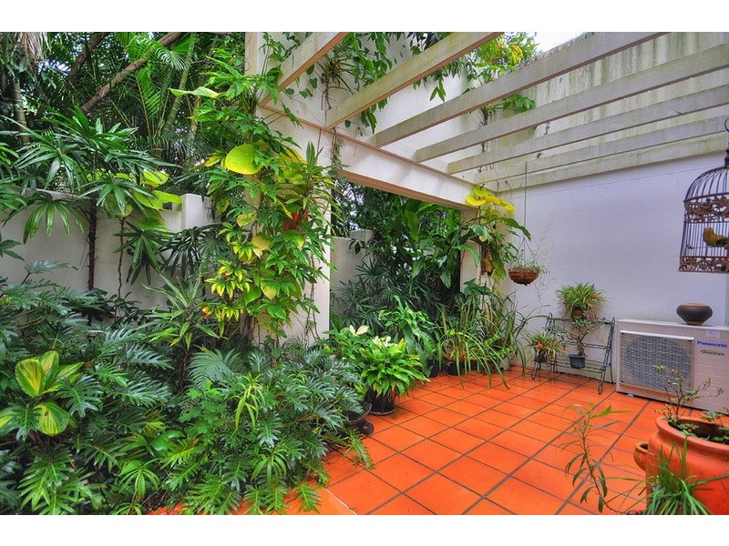 Adelphi Springs 100 Cotlew Street, Southport QLD 4215