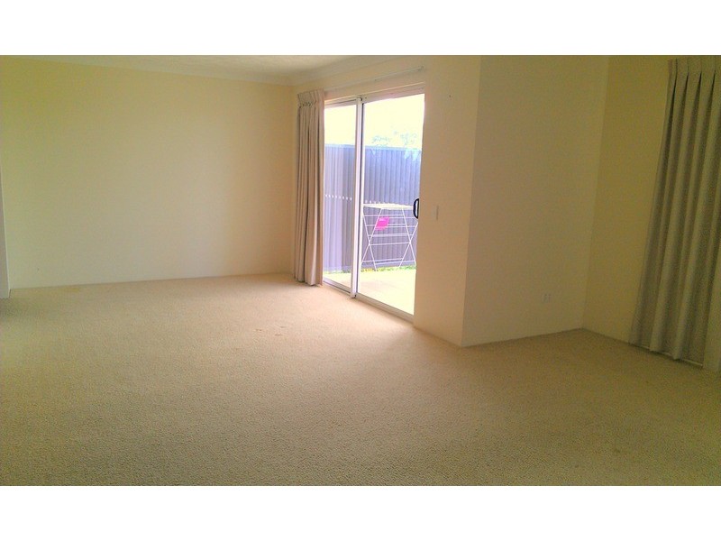 4 Proud Street, Labrador QLD 4215