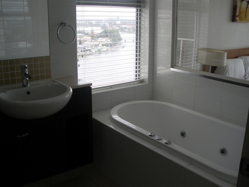 “Wings” 18 Fern Street, Surfers Paradise QLD 4217