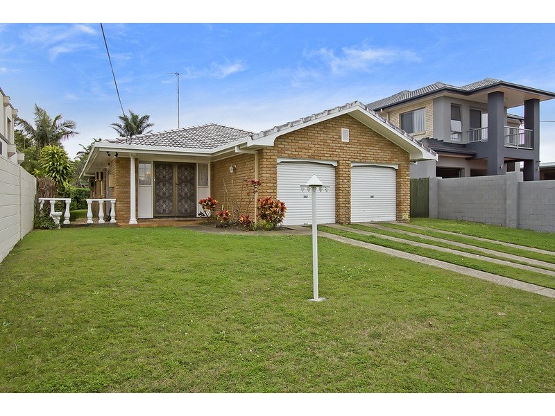 89 Amalfi Drive, Isle Of Capri QLD 4217