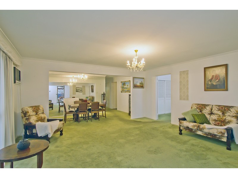 89 Amalfi Drive, Isle Of Capri QLD 4217